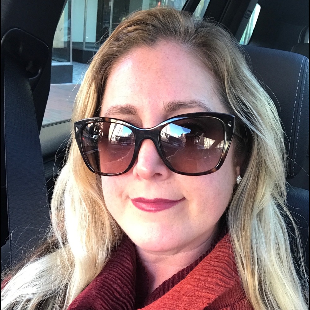 Meet your Posher, Jennifer